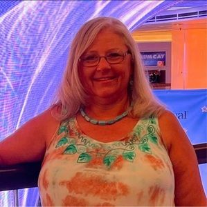 Meet your Posher, Dana